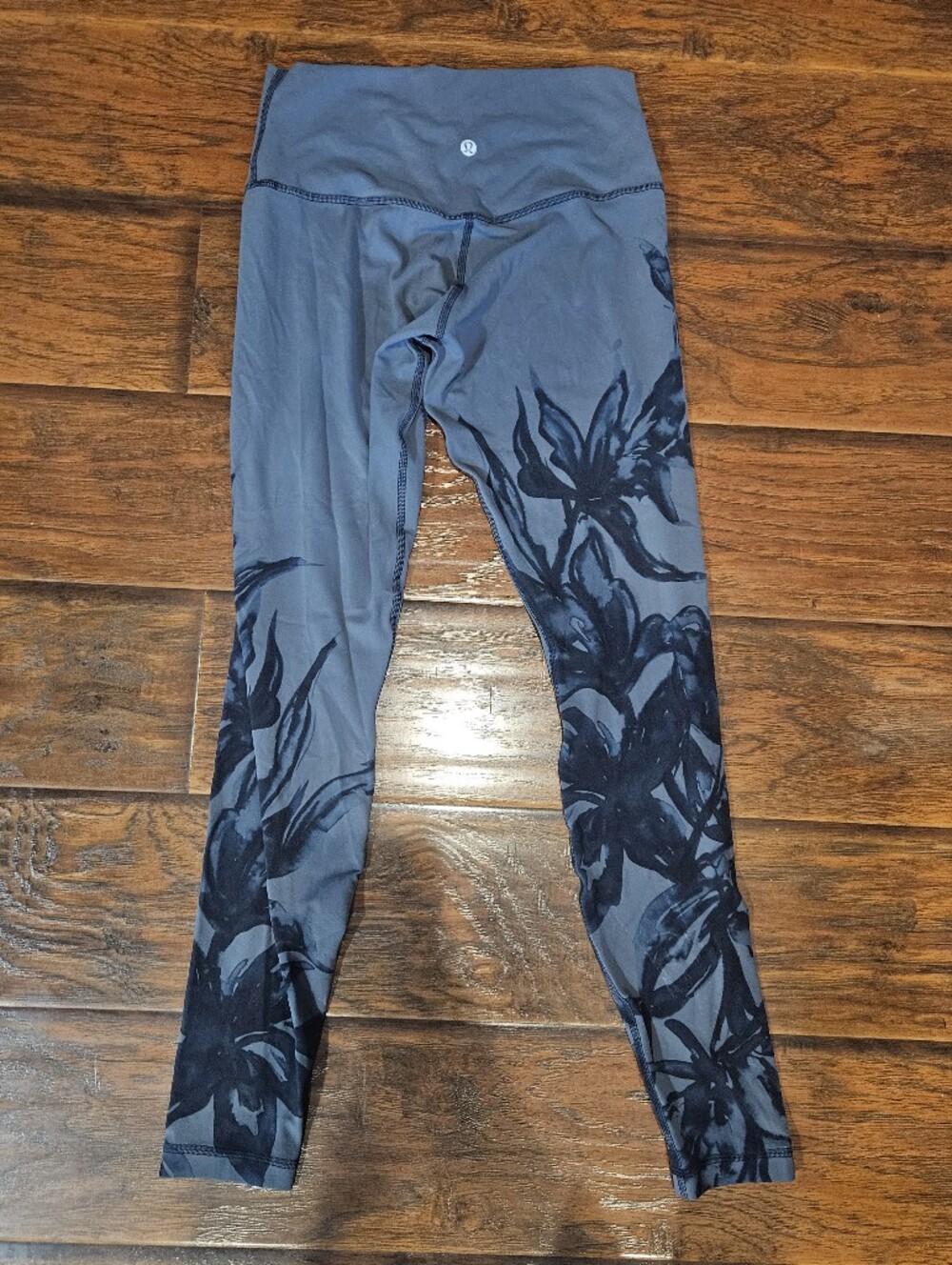 Lululemon, Sz8 26" Grey and Black